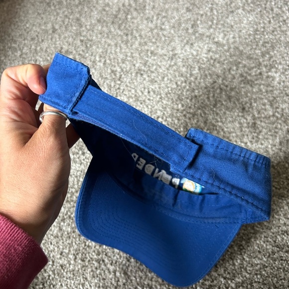 Woman’s blue visor with sea turtle - Picture 4 of 4